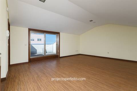 Moradia em Banda T4 Venda em Mafamude e Vilar do Paraíso,Vila Nova de Gaia