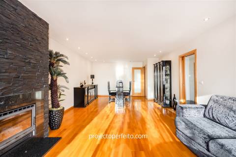 Apartamento T3+1 DUPLEX Venda em Mafamude e Vilar do Paraíso,Vila Nova de Gaia