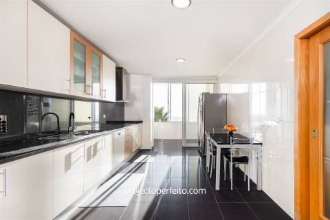 Apartamento T3+1 DUPLEX Venda em Mafamude e Vilar do Paraíso,Vila Nova de Gaia