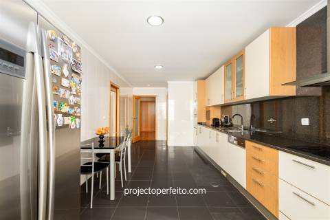 Apartamento T3+1 DUPLEX Venda em Mafamude e Vilar do Paraíso,Vila Nova de Gaia