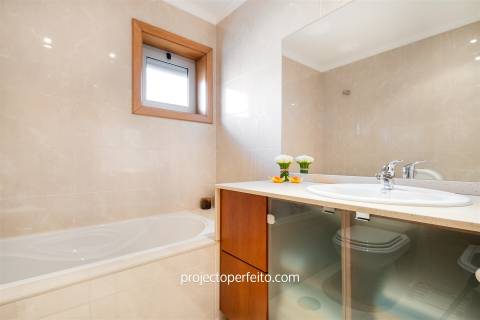 Apartamento T3+1 DUPLEX Venda em Mafamude e Vilar do Paraíso,Vila Nova de Gaia