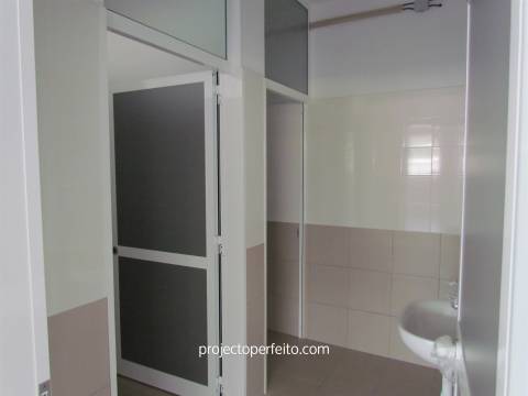 Armazém  Arrendamento em Fânzeres e São Pedro da Cova,Gondomar