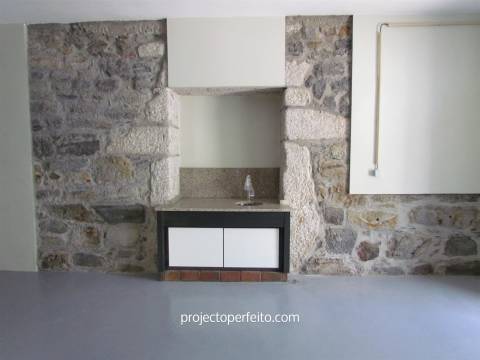 Armazém  Arrendamento em Fânzeres e São Pedro da Cova,Gondomar