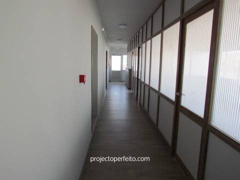 Armazém  Arrendamento em Fânzeres e São Pedro da Cova,Gondomar