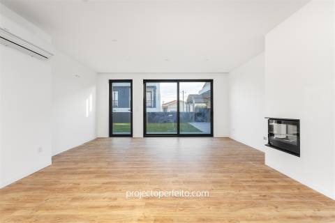 Moradia T4 Venda em Serzedo e Perosinho,Vila Nova de Gaia