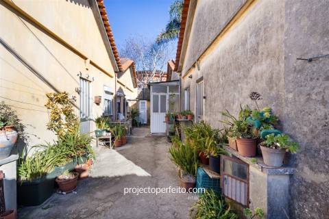 Conjunto de 10 casas para venda em Silvalde, à entrada da cidade de Espinho.