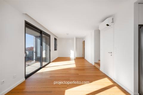 Apartamento T2 DUPLEX Arrendamento em Espinho,Espinho