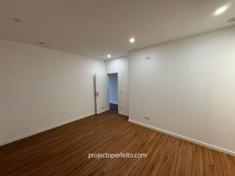 Apartamento T2 Venda em São João da Madeira,São João da Madeira