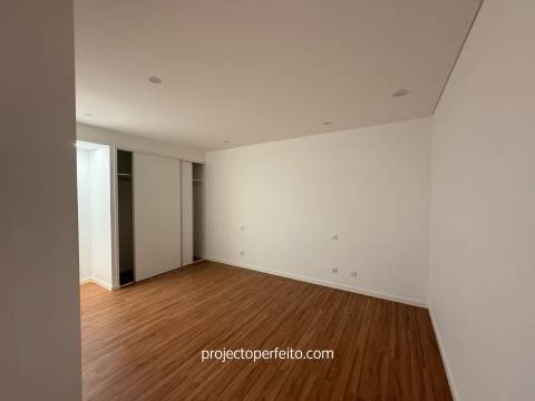 Apartamento T2 Venda em São João da Madeira,São João da Madeira