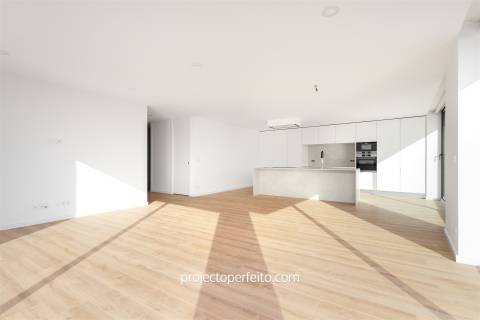 Penthouse de tipologia T4 com terraço de 160 metros quadrados.