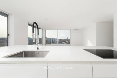 Penthouse de tipologia T4 com terraço de 160 metros quadrados.