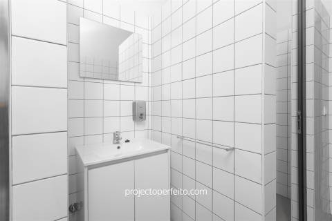 Armazém  Venda em Grijó e Sermonde,Vila Nova de Gaia