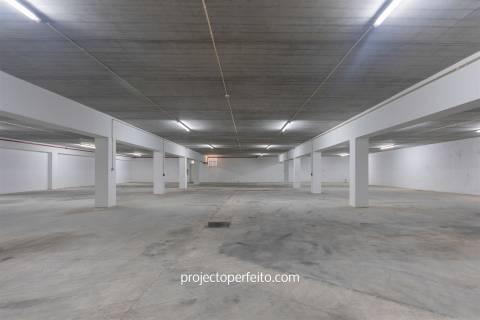 Armazém  Venda em Grijó e Sermonde,Vila Nova de Gaia