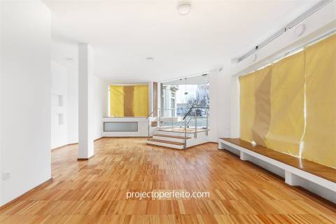 Loja  Arrendamento em Espinho,Espinho