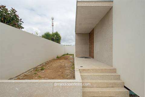 Moradia Geminada T4 Venda em Madalena,Vila Nova de Gaia