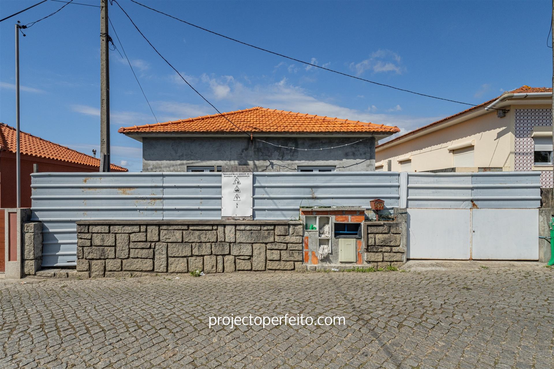 Moradia para Restaurar T3 Venda em Serzedo e Perosinho,Vila Nova de Gaia