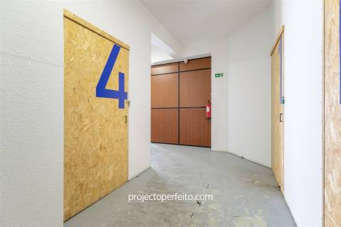 Armazém  Venda em Mafamude e Vilar do Paraíso,Vila Nova de Gaia