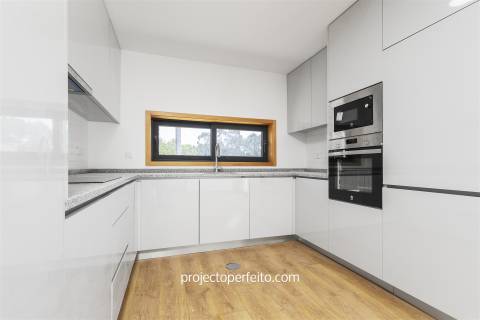 Moradia Geminada T3 Venda em Rio Meão,Santa Maria da Feira