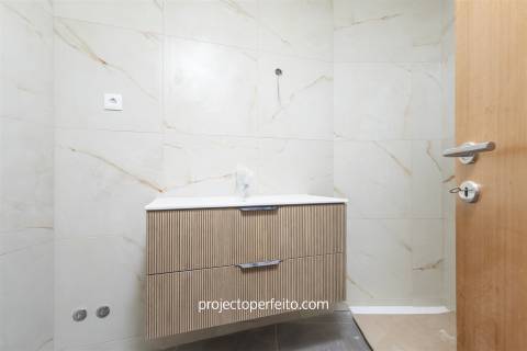 Moradia Geminada T3 Venda em Rio Meão,Santa Maria da Feira