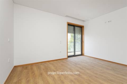 Moradia Geminada T3 Venda em Rio Meão,Santa Maria da Feira