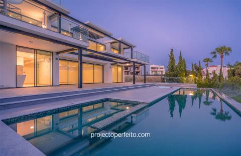 Moradia Isolada T4 Venda em Albufeira e Olhos de Água,Albufeira