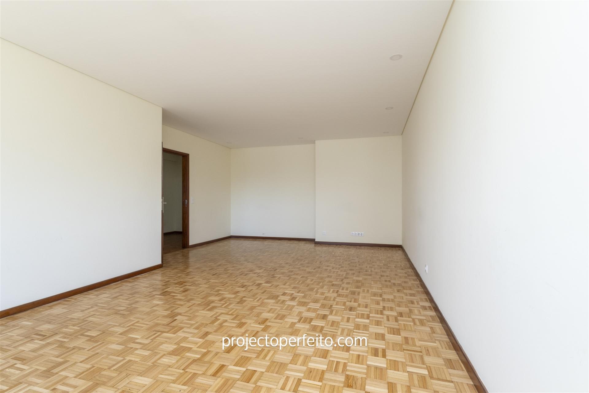 Apartamento T3+1 Arrendamento em Espinho,Espinho