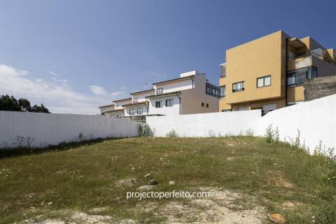 Moradia Geminada T3+1 Venda em São Félix da Marinha,Vila Nova de Gaia