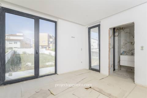 Moradia Geminada T3+1 Venda em São Félix da Marinha,Vila Nova de Gaia