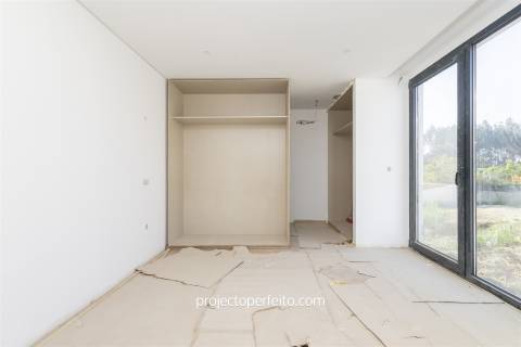 Moradia Geminada T3+1 Venda em São Félix da Marinha,Vila Nova de Gaia