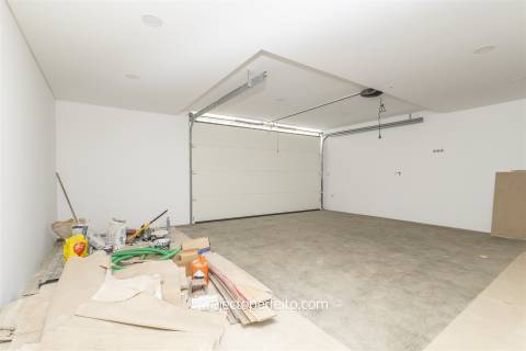 Moradia Geminada T3+1 Venda em São Félix da Marinha,Vila Nova de Gaia