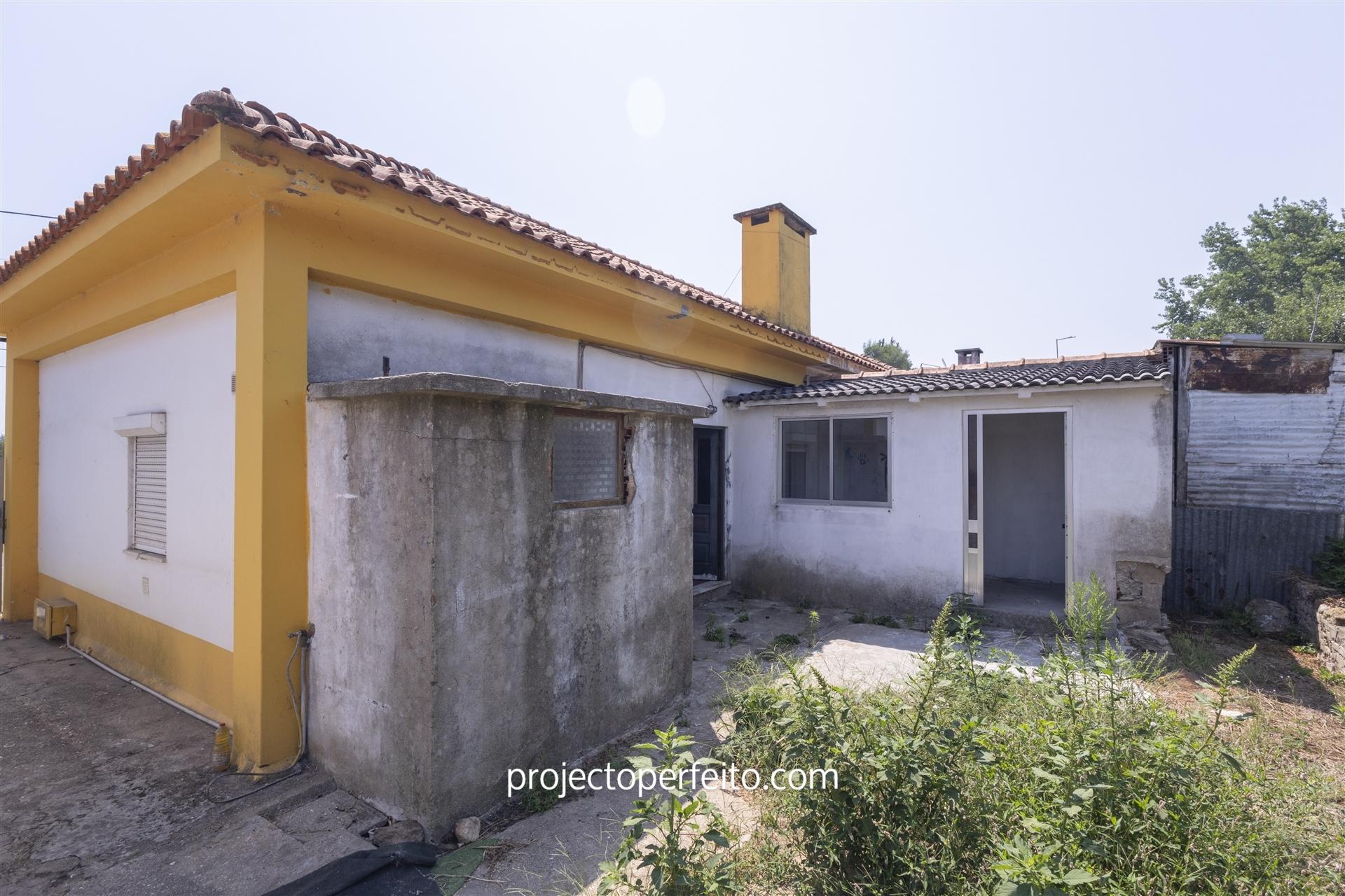Moradia para Restaurar T2 Venda em Santa Maria da Feira, Travanca, Sanfins e Espargo,Santa Maria da Feira