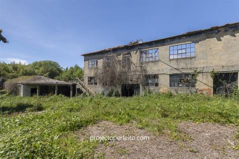 Moradia para Restaurar T4 Venda em Mozelos,Santa Maria da Feira