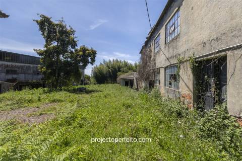 Moradia para Restaurar T4 Venda em Mozelos,Santa Maria da Feira