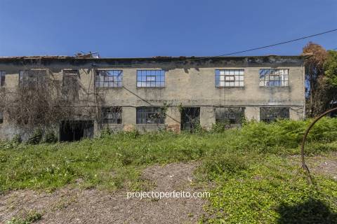 Moradia para Restaurar T4 Venda em Mozelos,Santa Maria da Feira