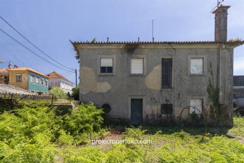 Moradia para Restaurar T4 Venda em Mozelos,Santa Maria da Feira