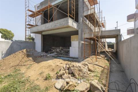 Moradia Geminada T3 Venda em São Félix da Marinha,Vila Nova de Gaia