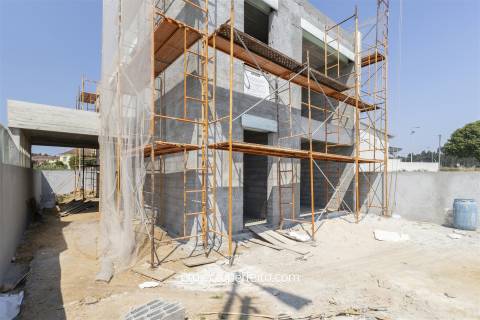 Moradia Geminada T3 Venda em São Félix da Marinha,Vila Nova de Gaia