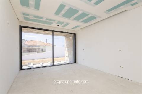 Moradia Isolada T3+1 Venda em São Félix da Marinha,Vila Nova de Gaia