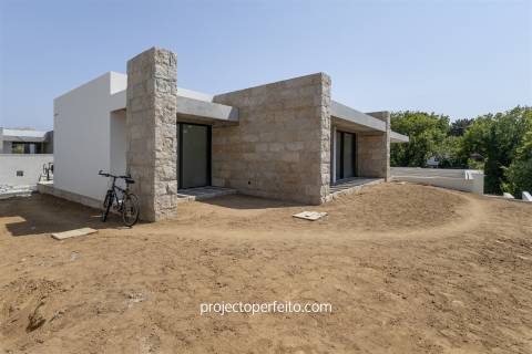 Moradia Isolada T3+1 Venda em São Félix da Marinha,Vila Nova de Gaia