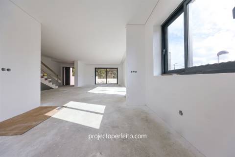 Moradia Geminada T3+1 Venda em Santa Maria da Feira, Travanca, Sanfins e Espargo,Santa Maria da Feira