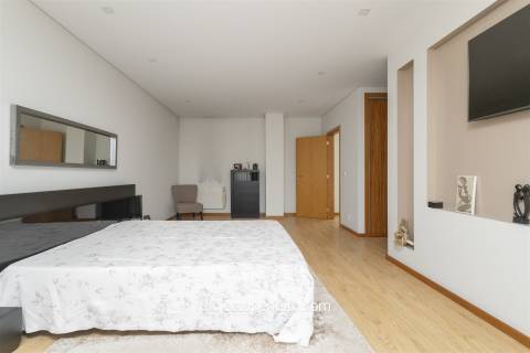 Moradia em Banda T3+2 Venda em Nogueira da Regedoura,Santa Maria da Feira