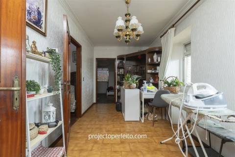 Moradia para Restaurar >=T10 Venda em Lourosa,Santa Maria da Feira