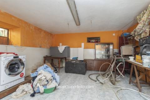 Moradia para Restaurar >=T10 Venda em Lourosa,Santa Maria da Feira