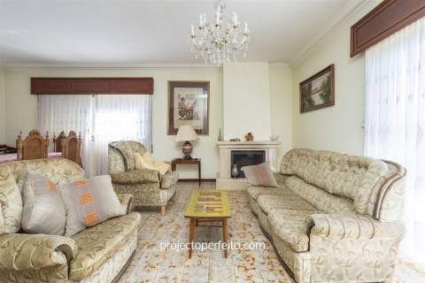 Moradia Isolada T4 Venda em Nogueira da Regedoura,Santa Maria da Feira