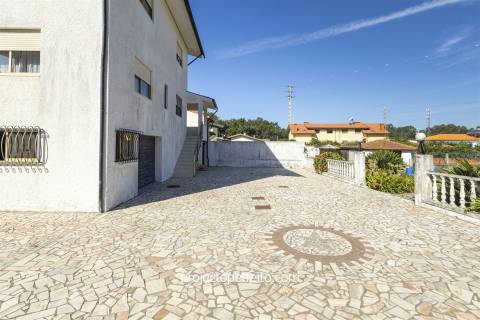 Moradia Isolada T4 Venda em Nogueira da Regedoura,Santa Maria da Feira