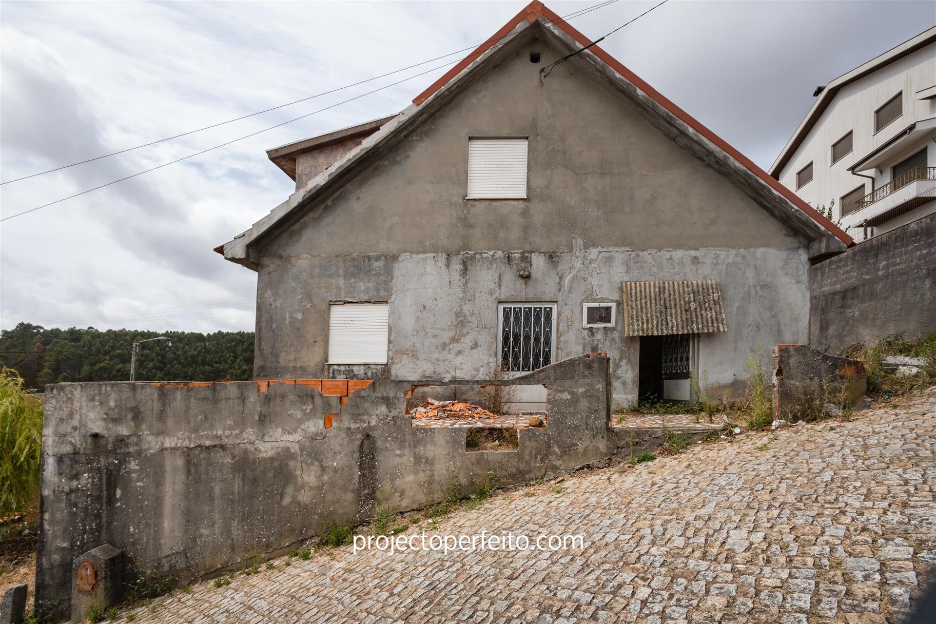 Moradia Isolada T2+3 Venda em Lordelo,Paredes