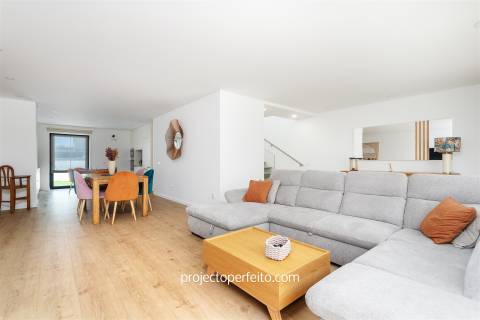 Moradia em Banda T3 Venda em Esmoriz,Ovar