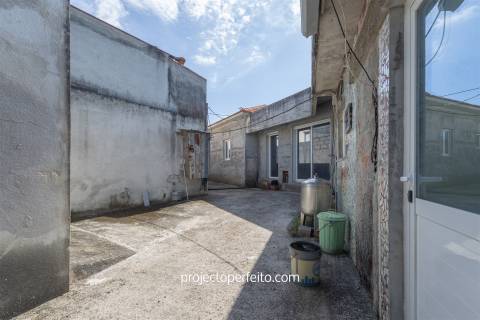 Moradia para Restaurar T3 Venda em Serzedo e Perosinho,Vila Nova de Gaia