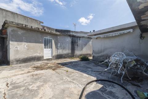 Moradia para Restaurar T3 Venda em Serzedo e Perosinho,Vila Nova de Gaia
