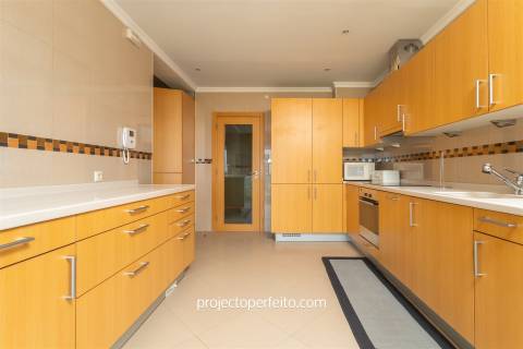 Apartamento T2 Arrendamento em São Félix da Marinha,Vila Nova de Gaia